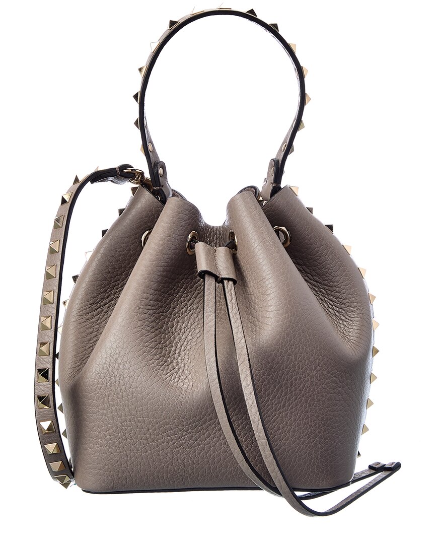 Valentino Garavani Valentino Rockstud Grainy Leather Bucket Bag In Gray