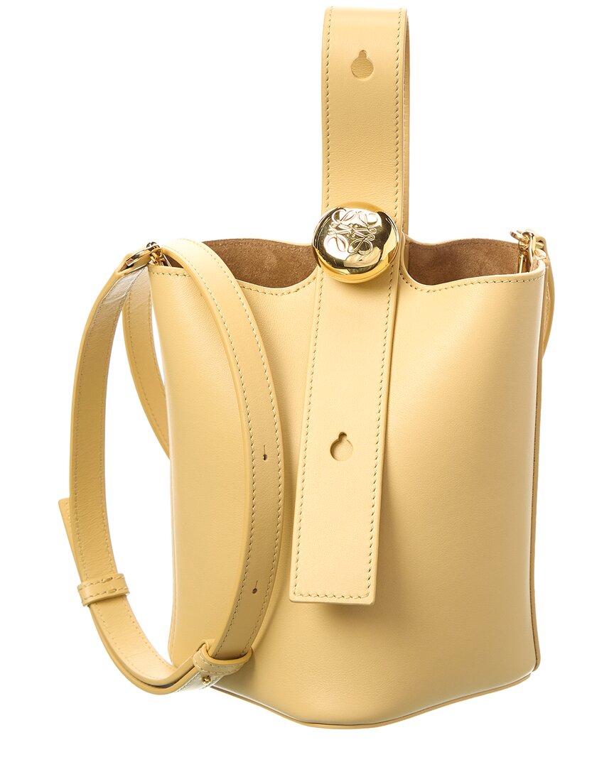 Loewe Pebble Mini Leather Bucket Bag In Sand