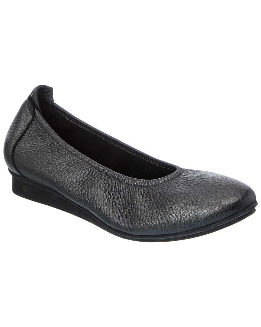 Arche Ninoka Leather Flat In Silver
