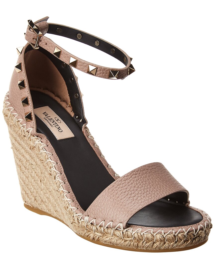 Valentino Rockstud 95 Grainy Leather Wedge Sandal In Neutral