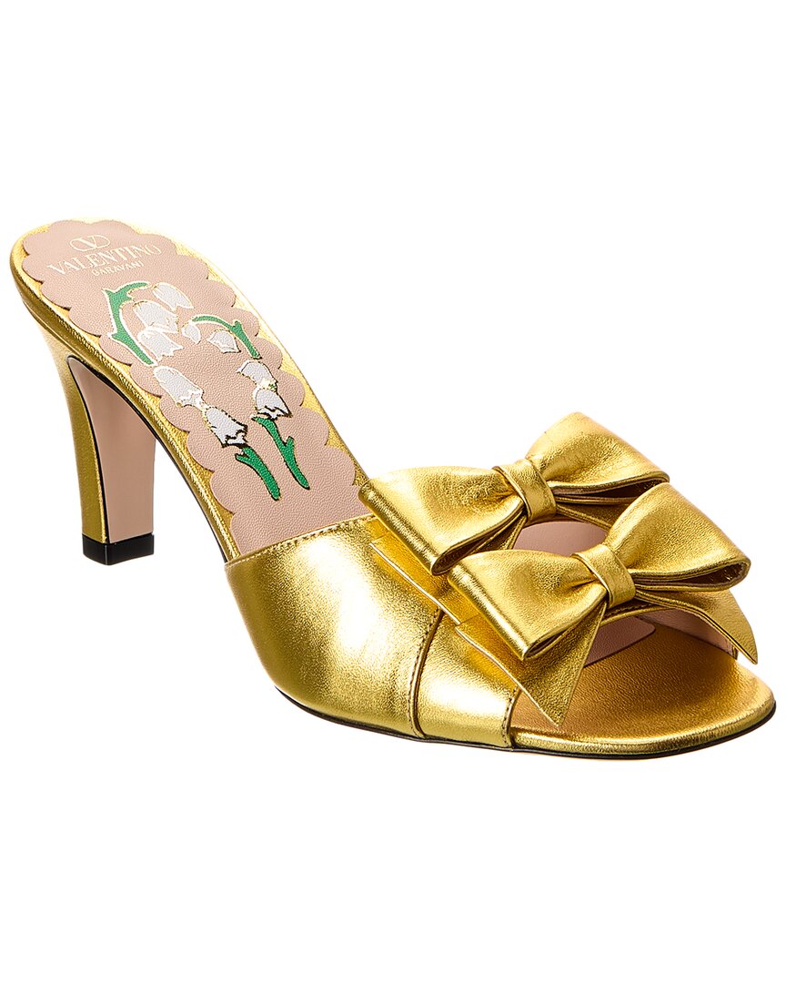 Valentino Bowow 80 Leather Sandal In Gold