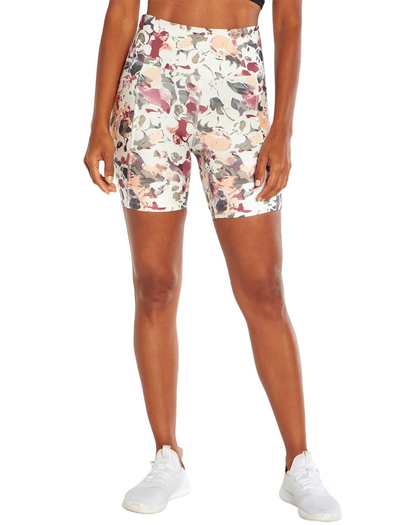 Marika Luna Short In Nocolor