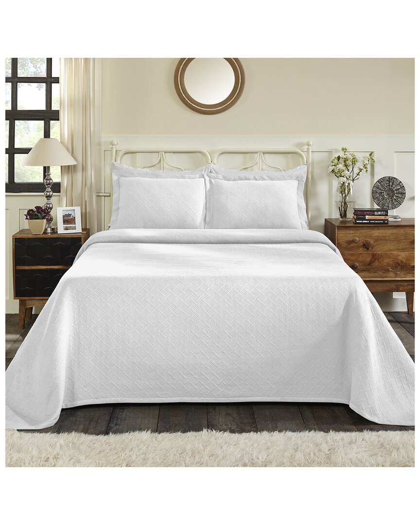 Shop Superior Jacquard Matelasse Basketweave 3pc Cotton Bedspread Set In White
