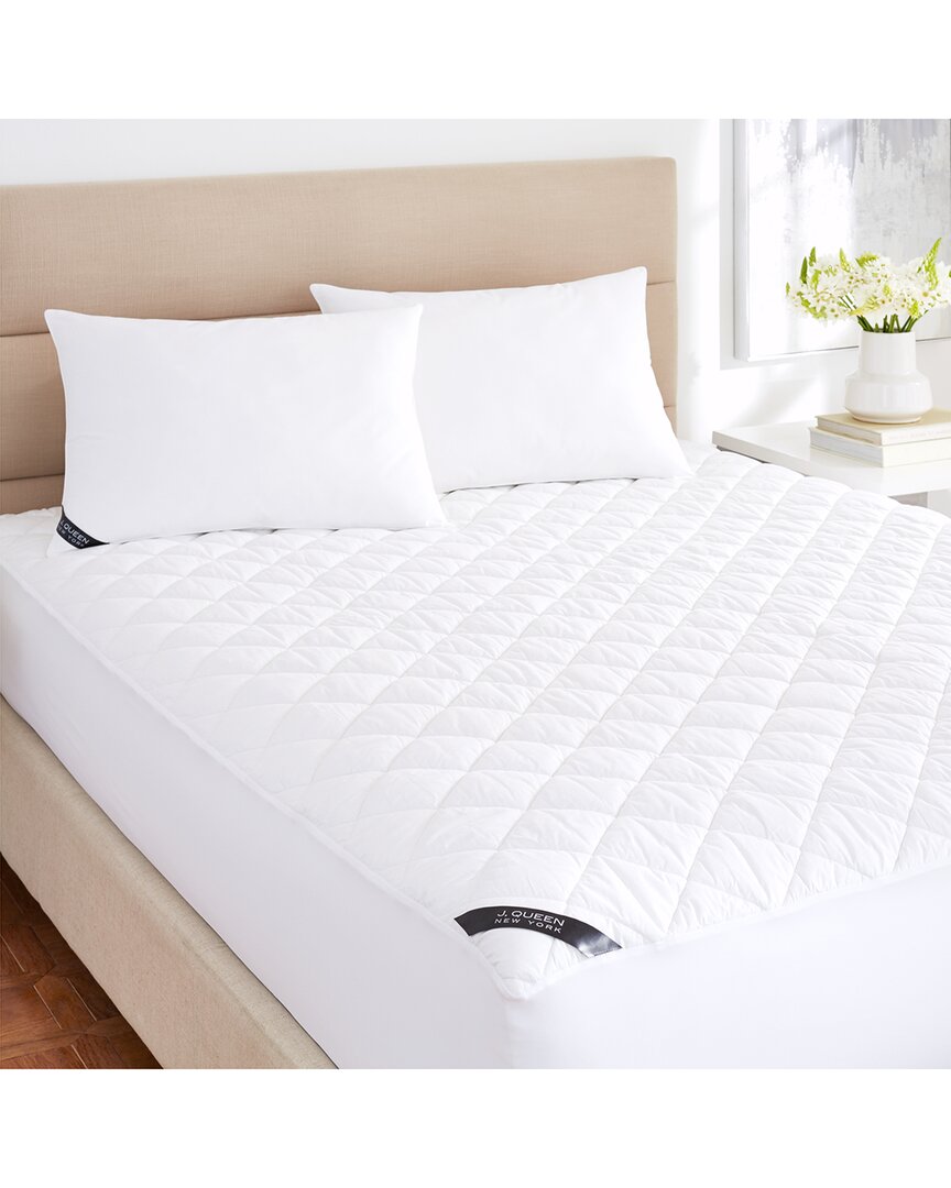 J QUEEN NEW YORK J. QUEEN NEW YORK 233 THREAD COUNT REGAL WATERPROOF MATTRESS PAD