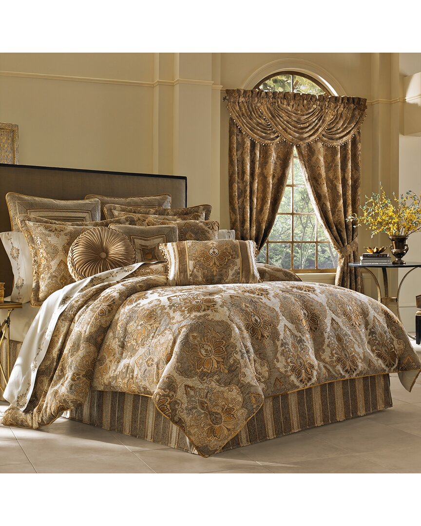 J Queen New York J. Queen New York Luxembourg Comforter Set