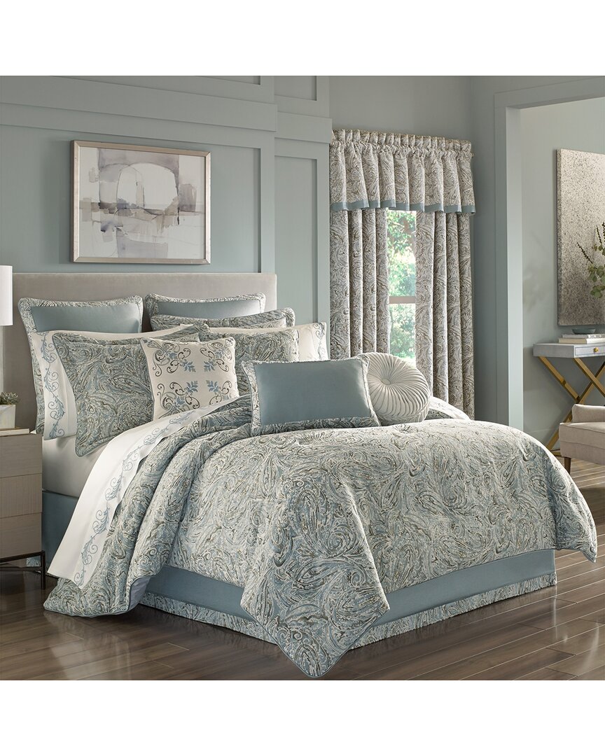 J Queen New York J. Queen New York Giovani Comforter Set