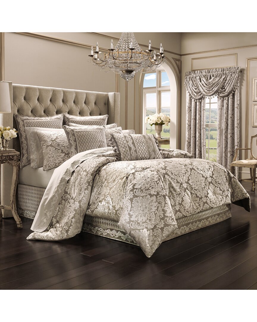 J Queen New York J. Queen New York Bel Air Comforter Set