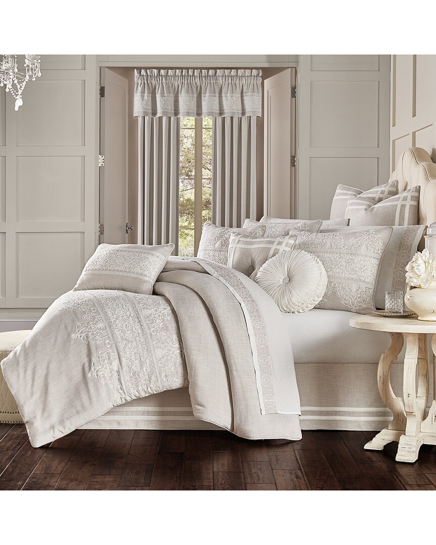 FIVE QUEENS COURT J. QUEEN NEW YORK LAURALYNN COMFORTER SET 