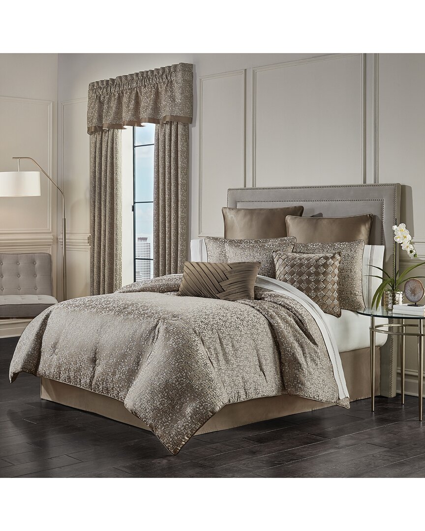 J Queen New York J. Queen New York Cracked Ice Comforter Set