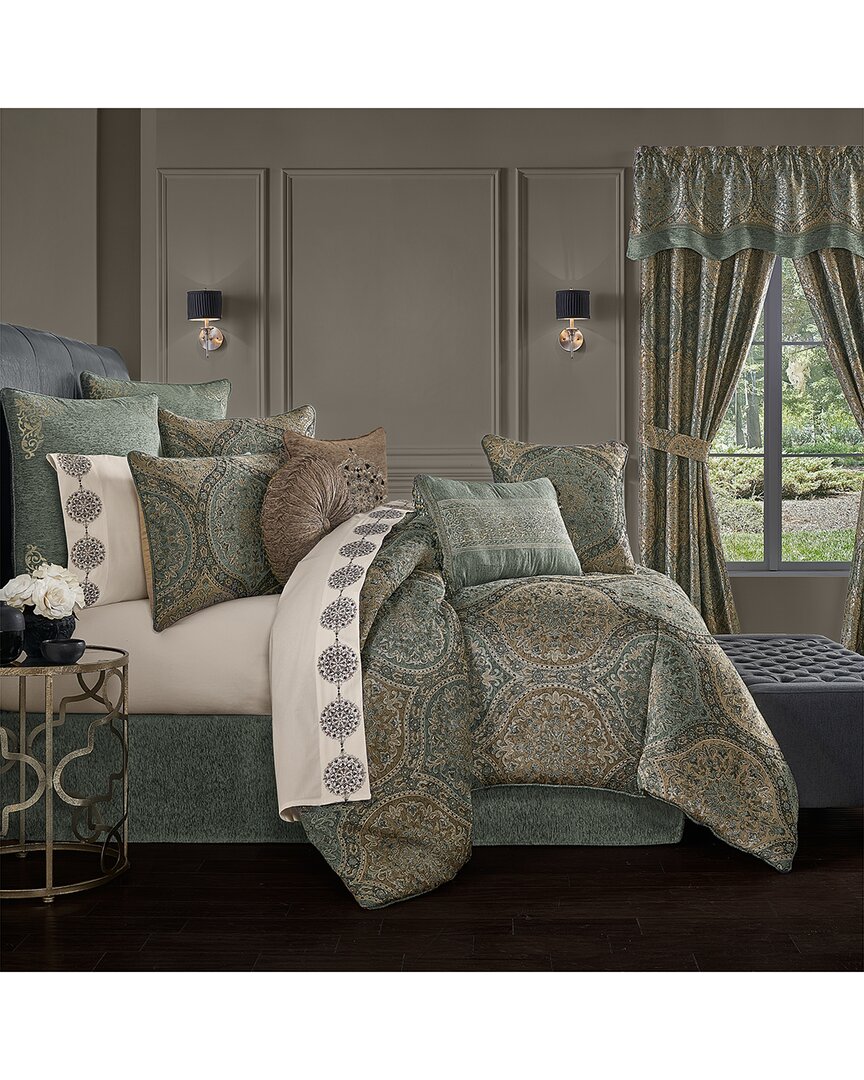 FIVE QUEENS COURT J. QUEEN NEW YORK DORSET COMFORTER SET