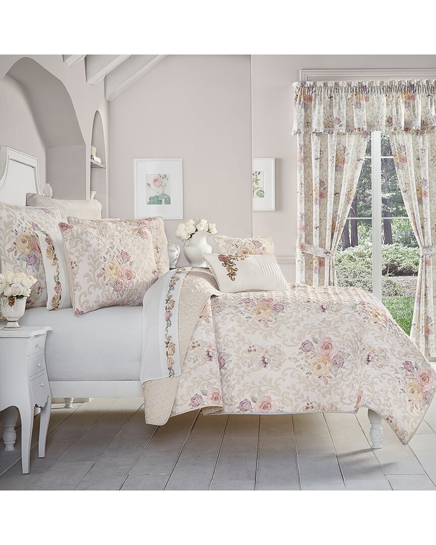 Shop Royal Court Chardonnay Quilt Set