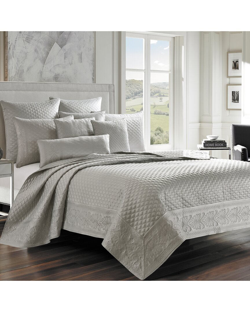 J Queen New York J. Queen New York Lyndon Coverlet