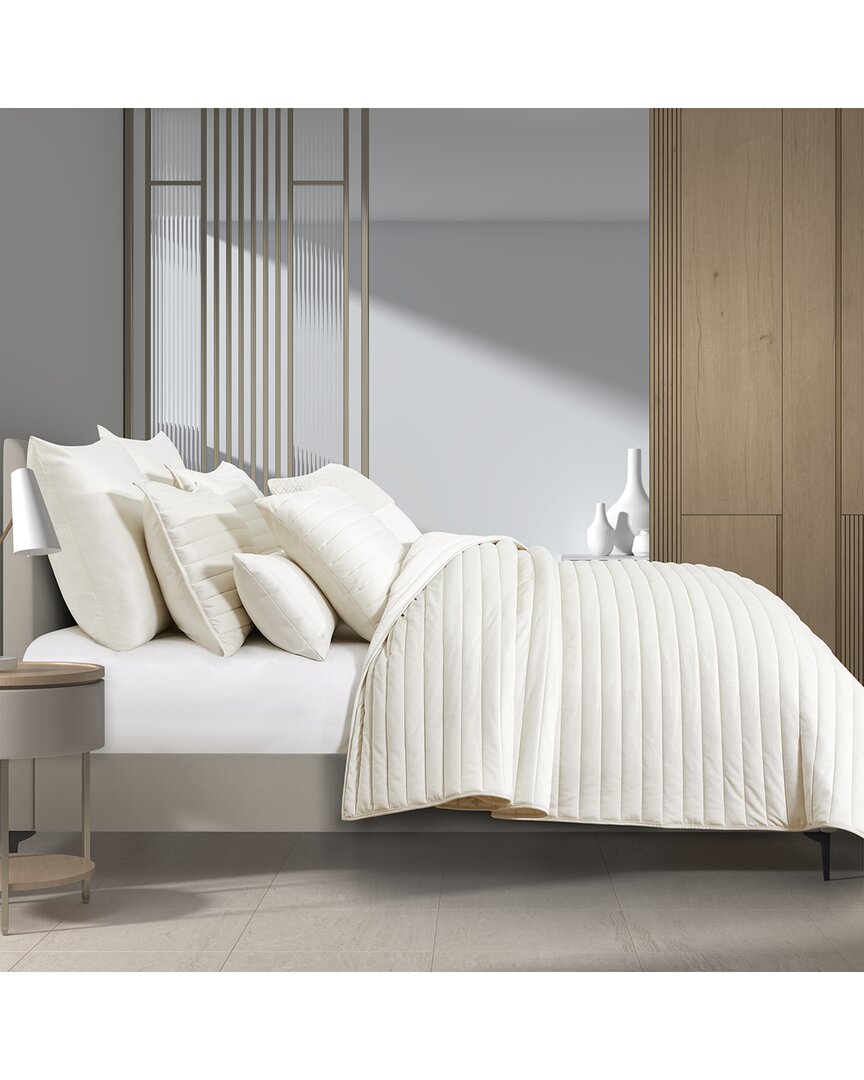 J. Queen Modern Valencia Quilt Set