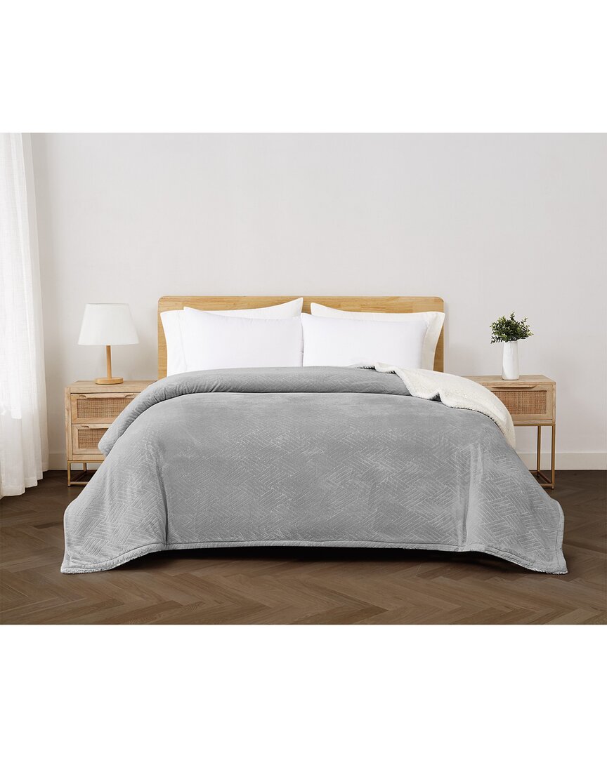 Cannon Carved Fluffy Blanket