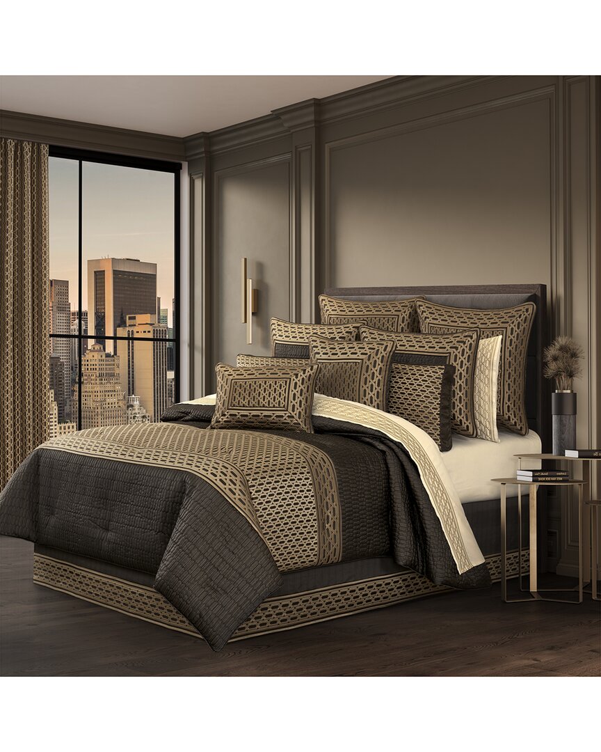 J Queen New York J. Queen New York Metropolitan Comforter Set