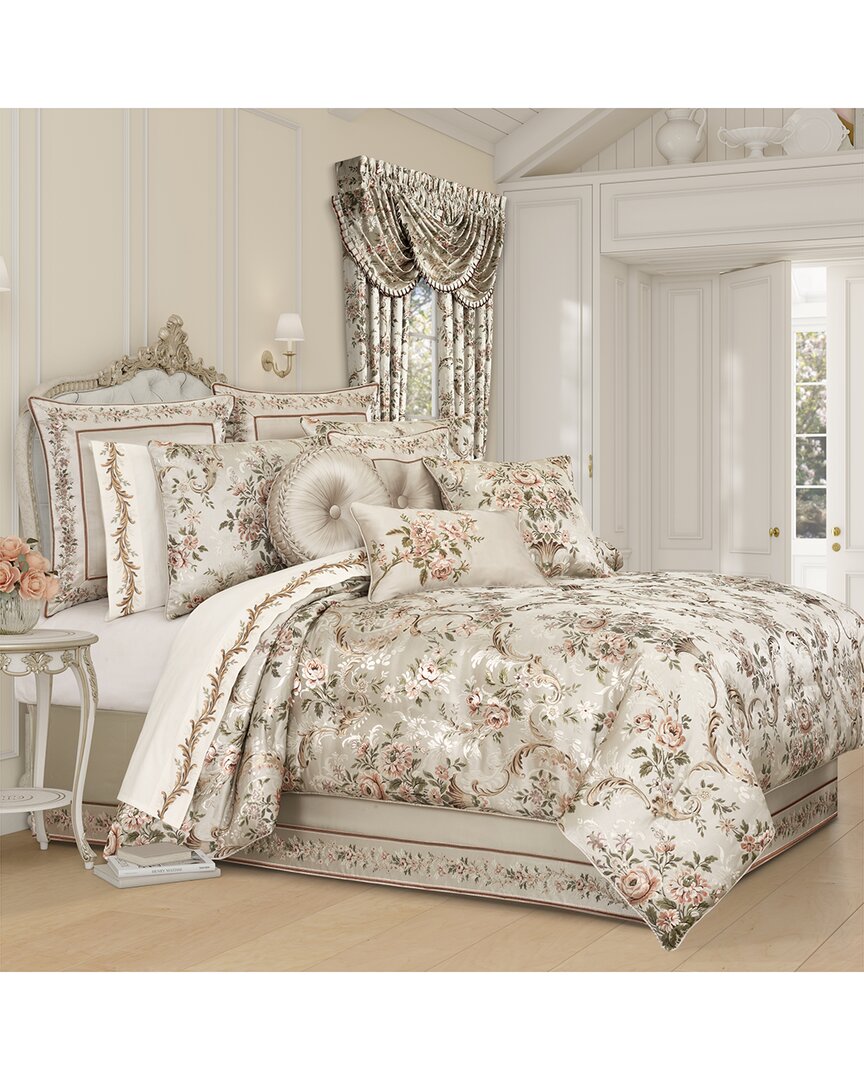J Queen New York Pecora Comforter Set