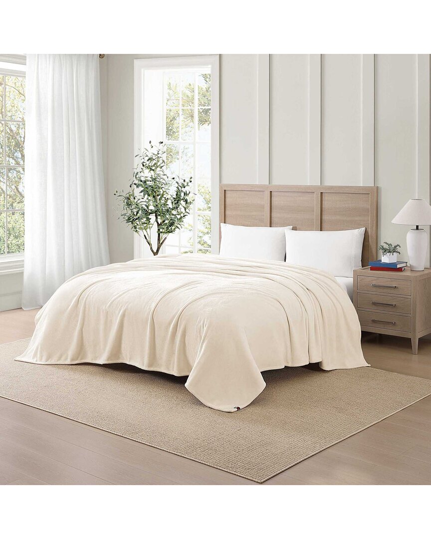 Tommy Hilfiger Th Solid Plush Blanket
