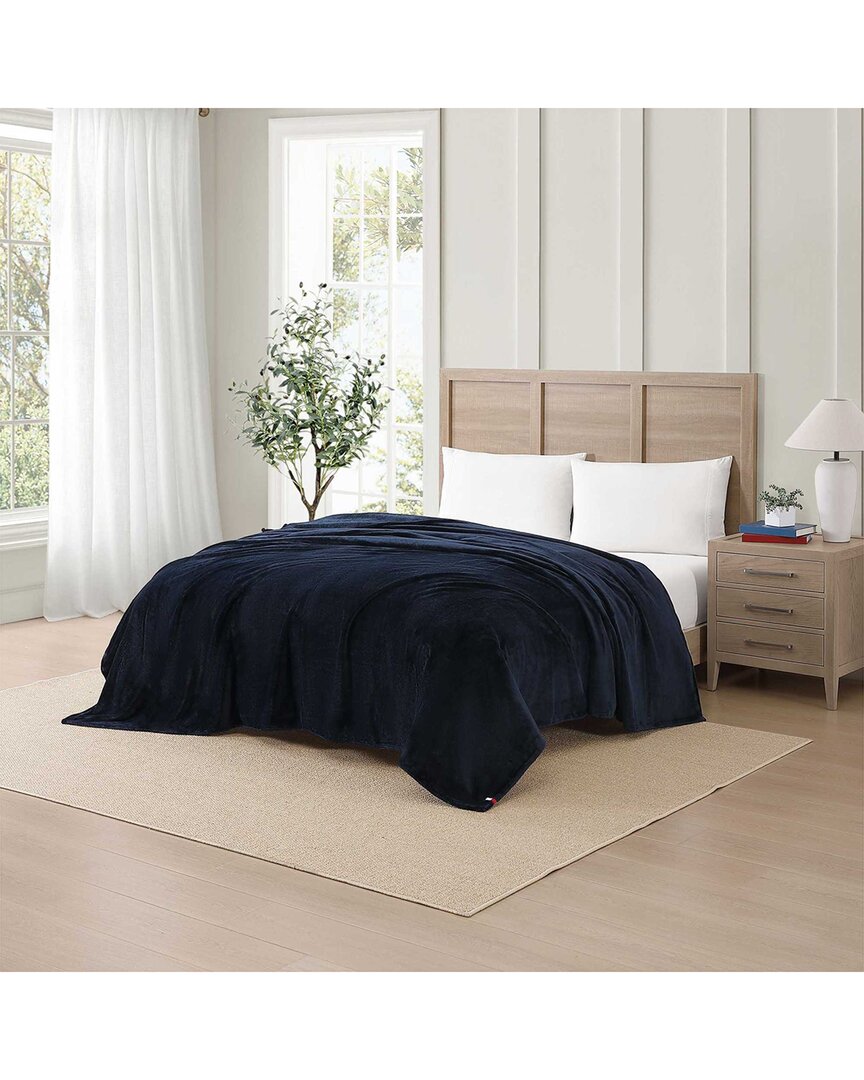 Tommy Hilfiger Th Solid Plush Blanket