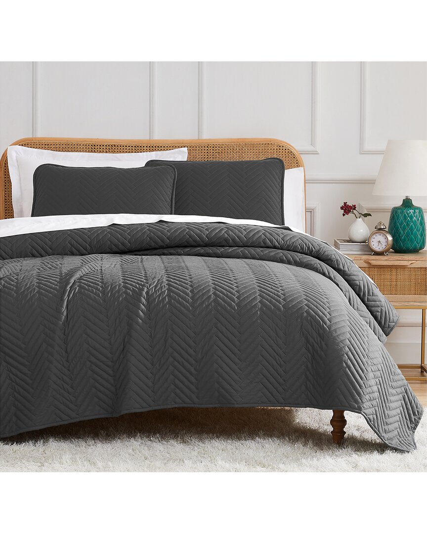 Southshore Fine Linens Chevron 3pc Quilt And Sham Set In Grey