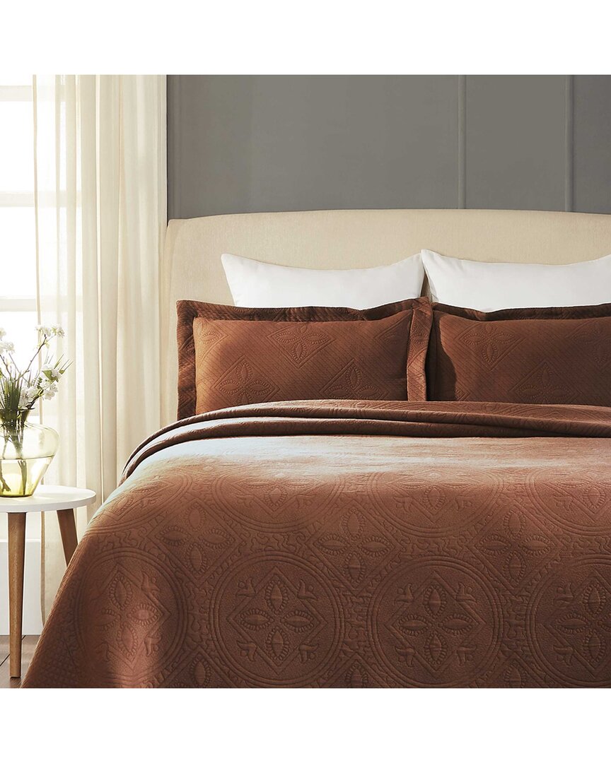 Superior Celtic Circle Cotton Jacquard Matelasse Scalloped Bedspread Set In Brown