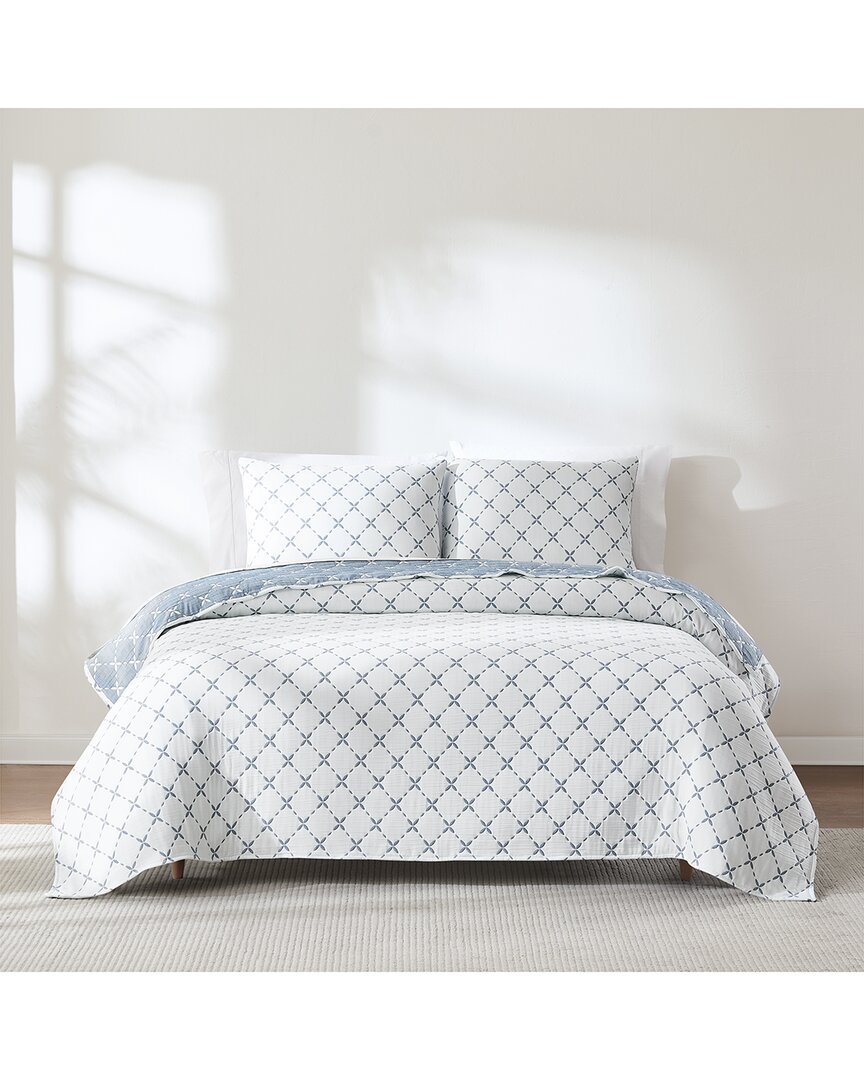Lush Decor Lush Décor Diamond Leaf Jacquard Reversible Matelassé Coverlet Set In Blue