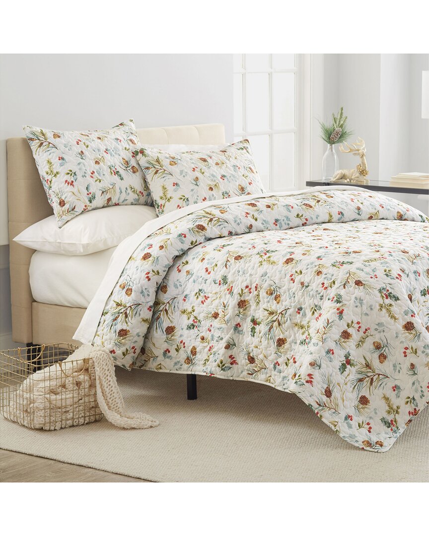 C & F Home Pinecones & Berries Winter Christmas Quilt Set In Off-white