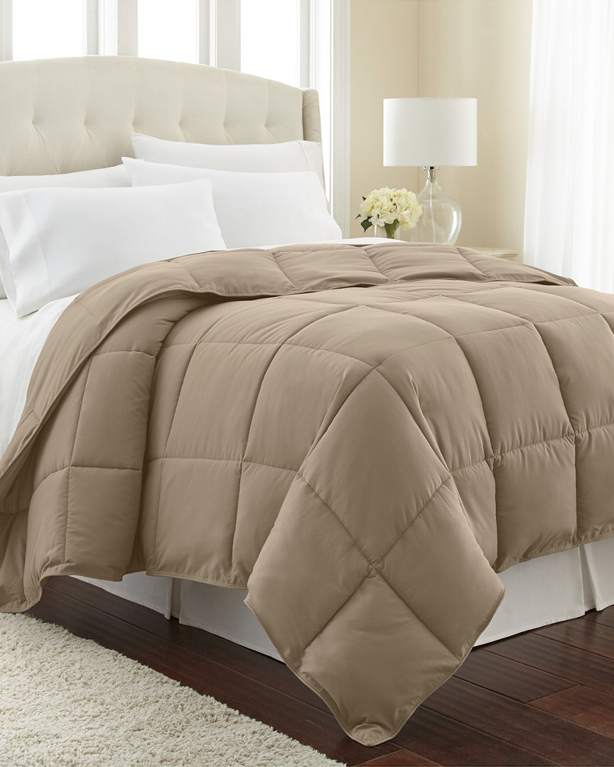 South Shore Linens All Seasons Lightweight Down Alternative Comforter