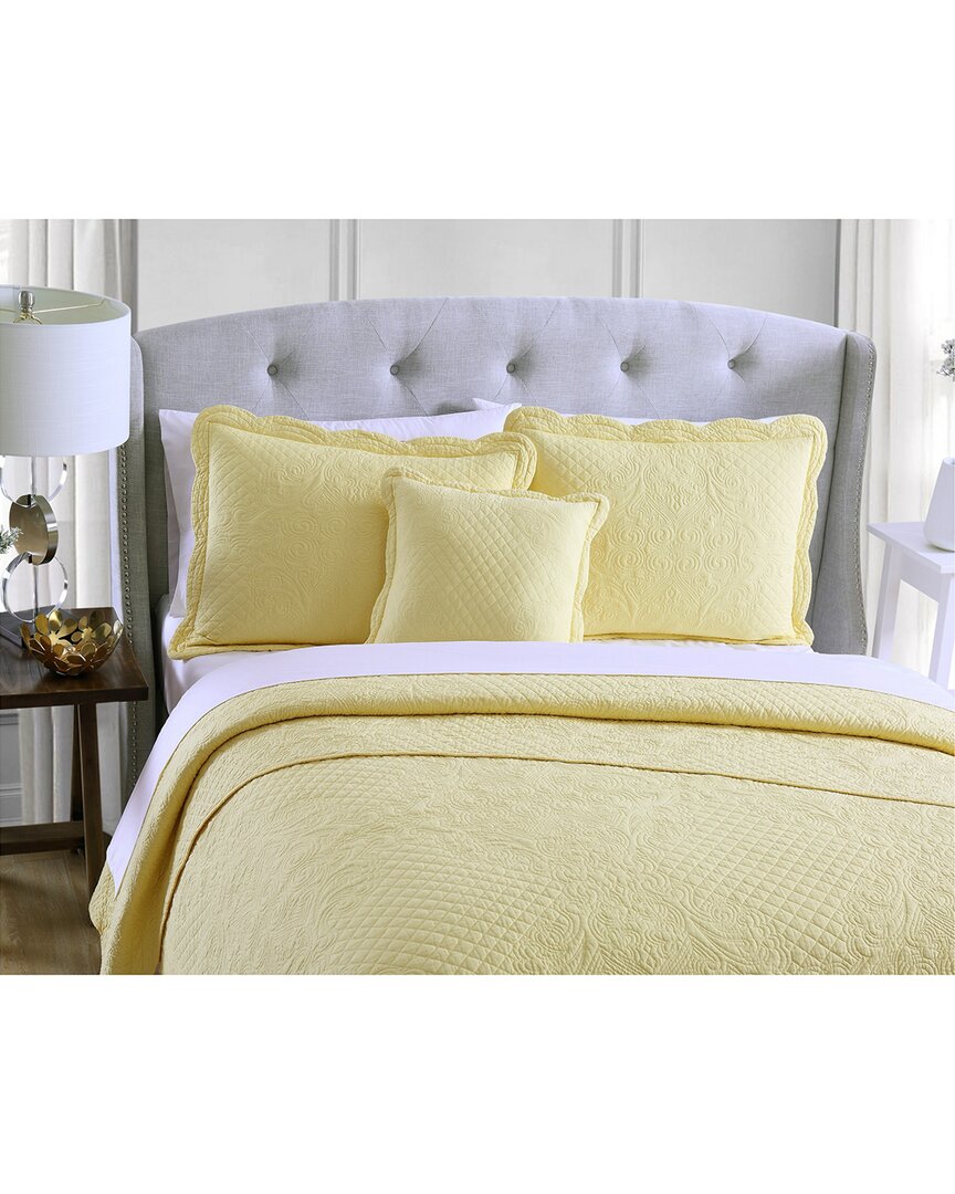 French Tile Scalloped 4pc Quilt Set