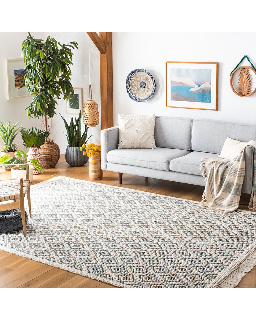 Safavieh Natura Wool Rug