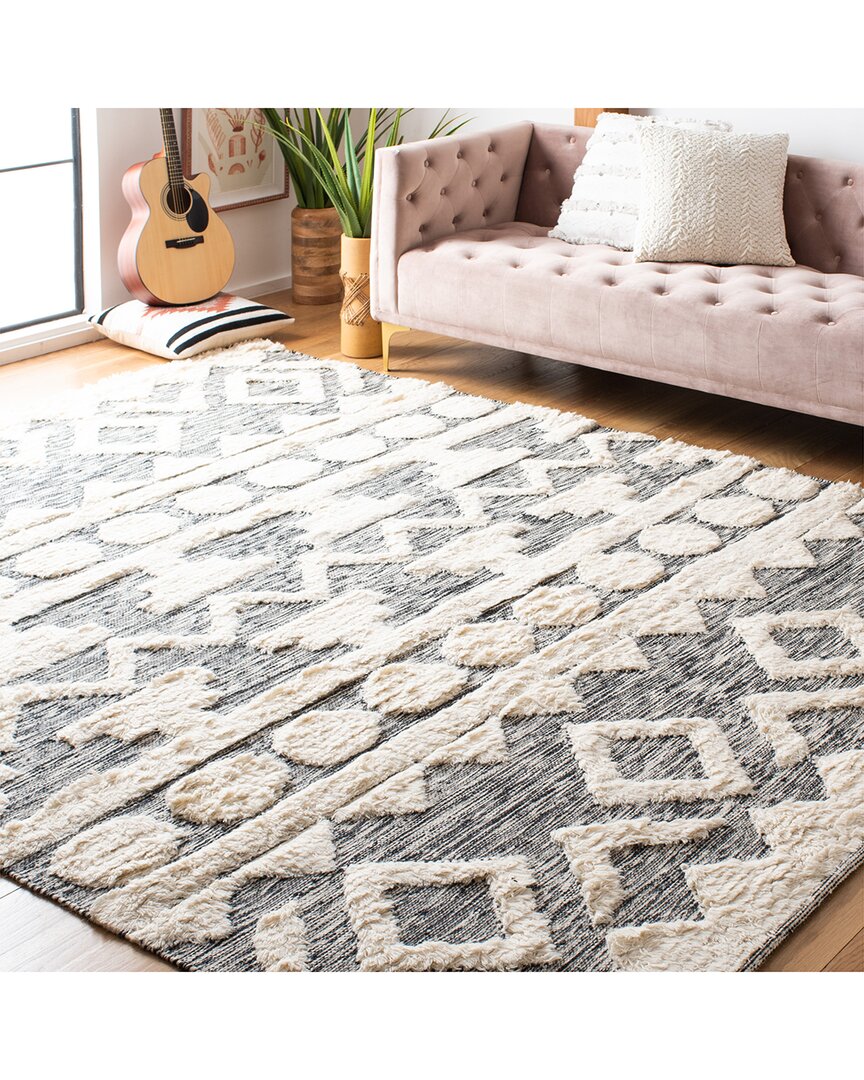 Safavieh Kenya Hand Woven Wool Rug In Ivory