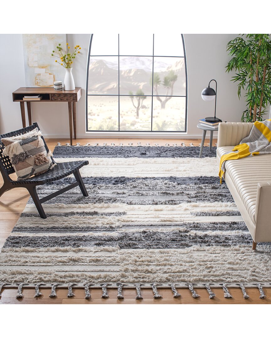 Safavieh Kenya Hand Woven Wool Rug In Ivory